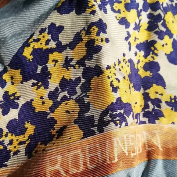 Hermes silk scarf - Picture 4 of 7